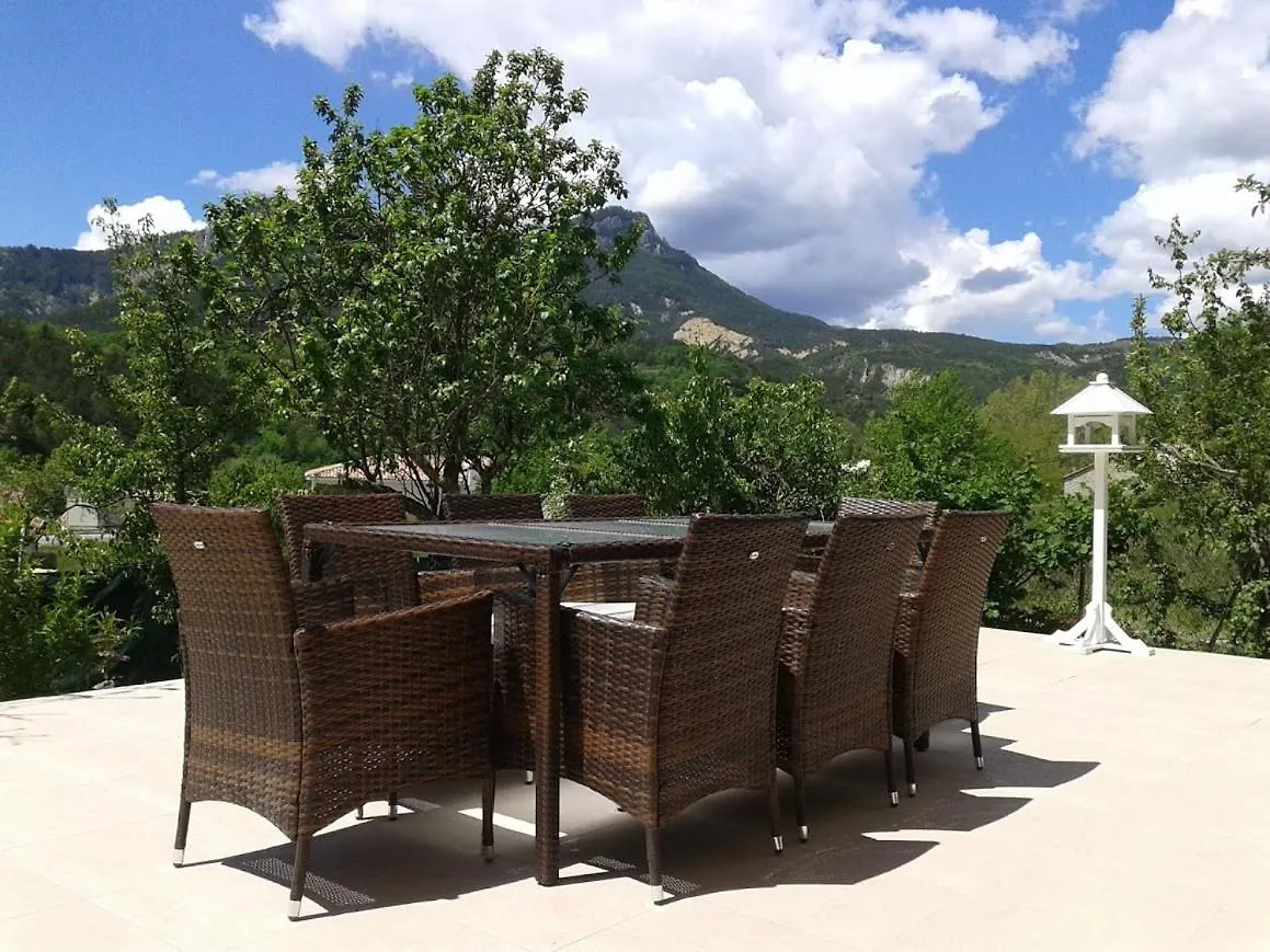 Bnb Castellane Chambre D'Hotes B&B 0*,